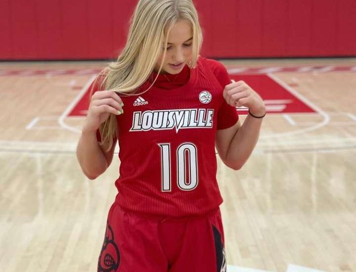 UConn vs. Louisville Women's Basketball Highlight (2021-22) 