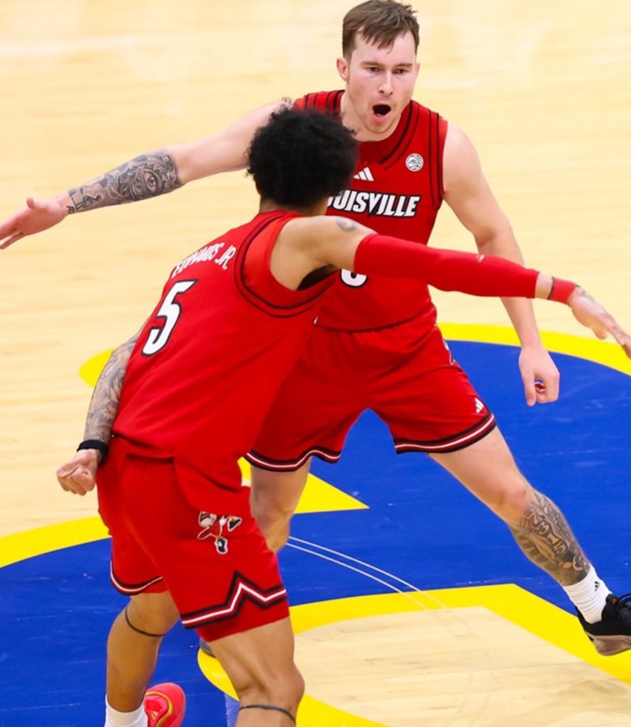 Louisville basketball re-enters Coaches/ AP Top 25