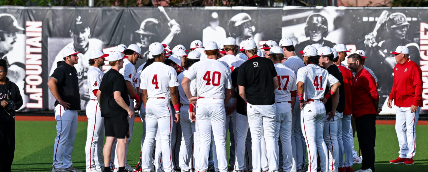 The Cards Huddle vs Kentucky 4/21/26 Photo by Jared Anderson